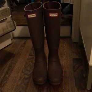 Rarely worn, burgundy Hunter boots